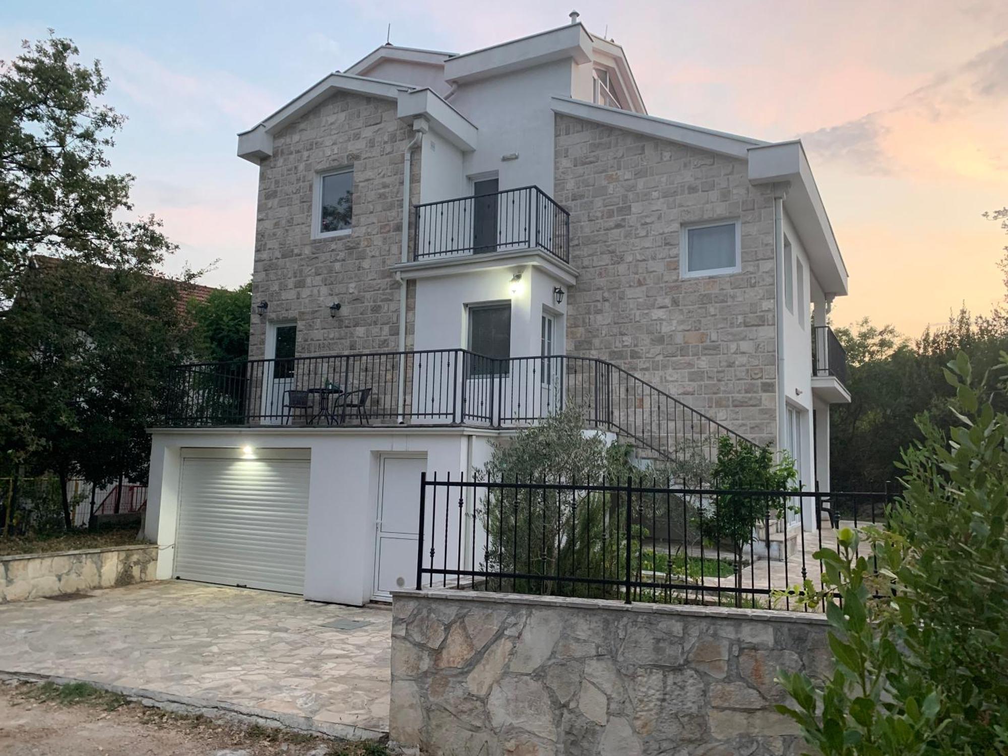 Patrick House Villa Тиват Екстериор снимка